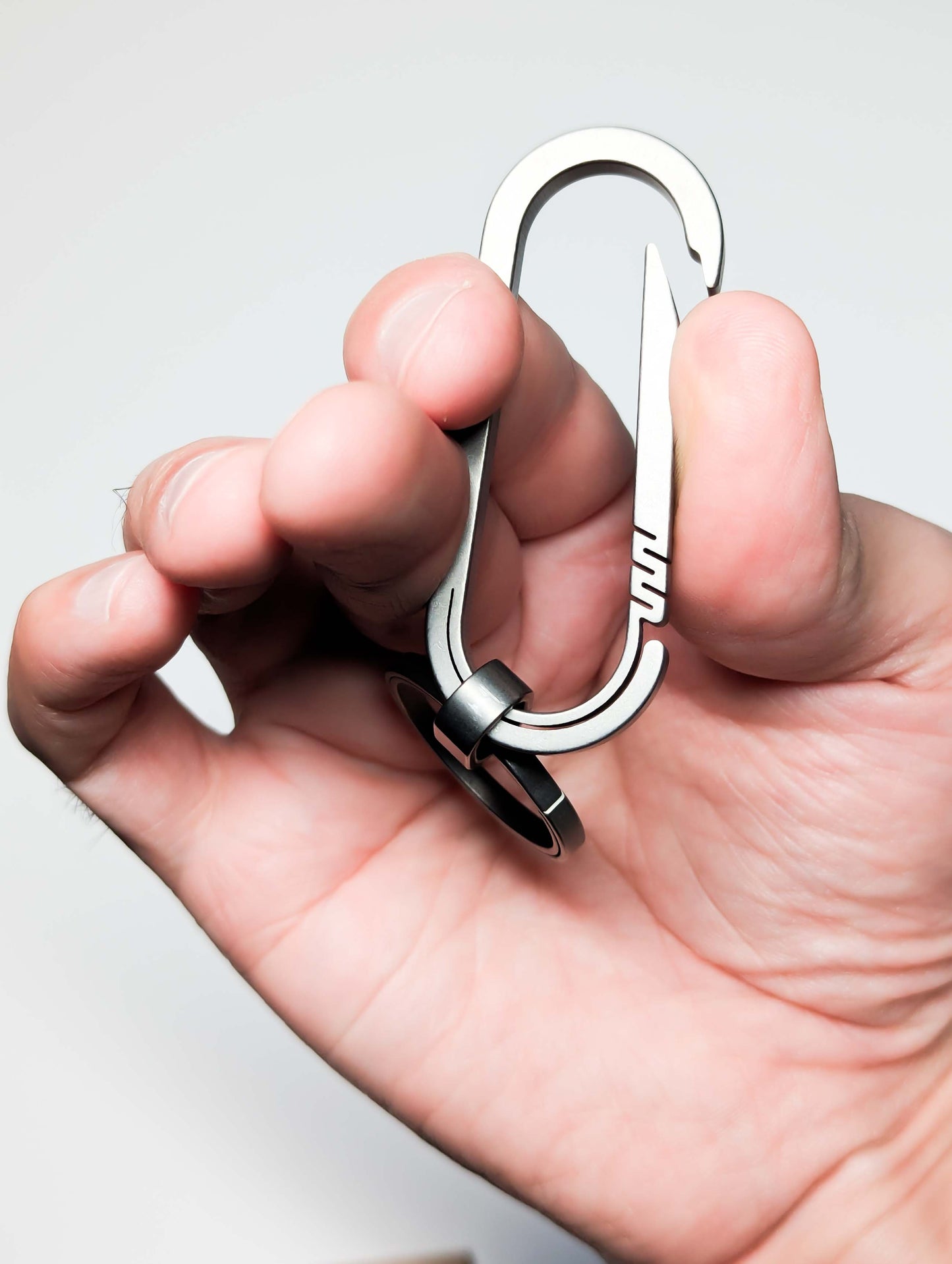 LOOP | Titanium All Purpose Carabiner Keychain