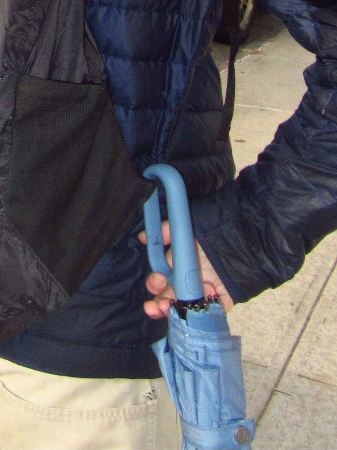 EVERYDAY | Umbrella with Never-Forget Carabiner Handle