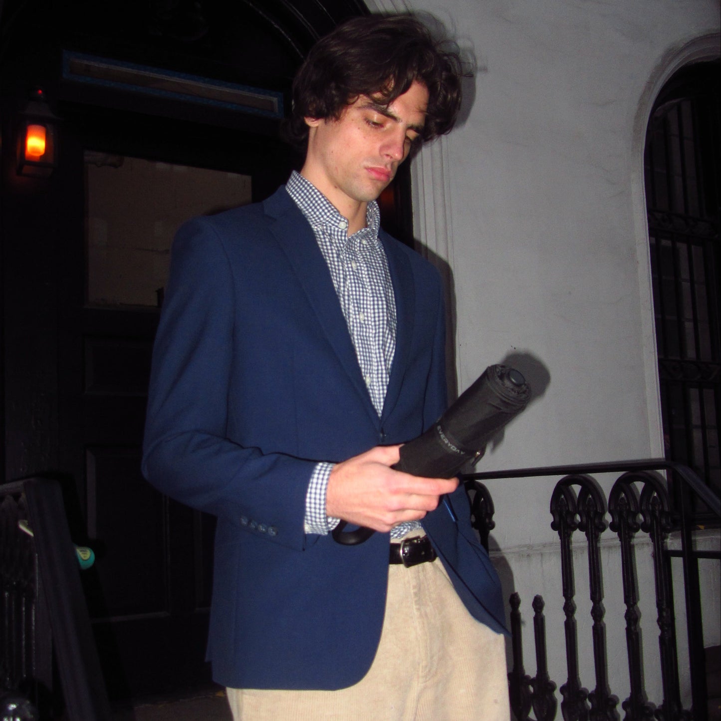 EVERYDAY EXECUTIVE | Umbrella with Never-Forget Carabiner Handle & Smart Stow Canopy