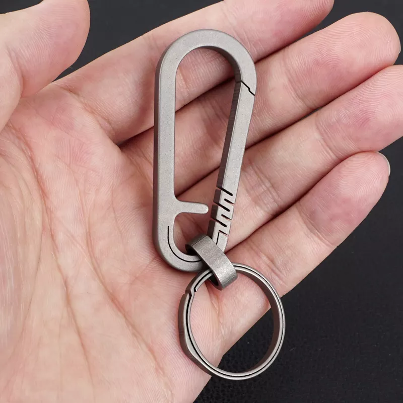 SWOOP | Titanium Carabiner Keychain